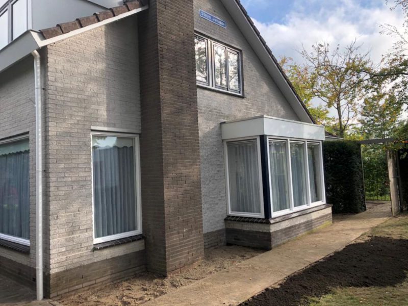 Verzakking zijgevel met erker in Druten