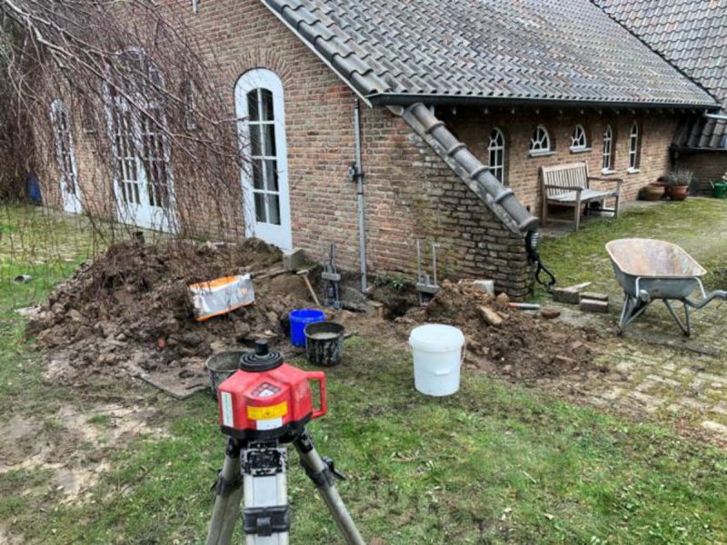 Funderingsherstel Beek overzichts foto van de operatie