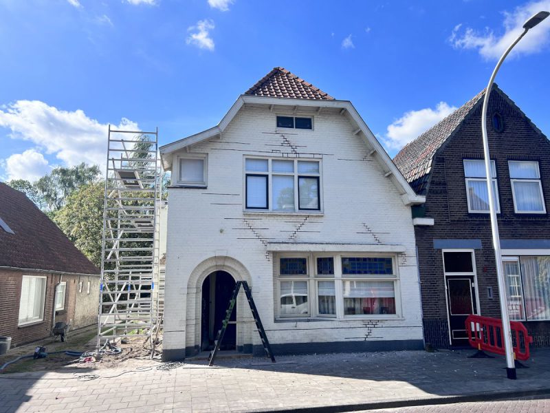 Funderingsherstel Waalwijk woning vooraanzicht