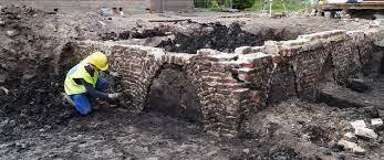 Voorbeeld van spaarbogen die aangetroffen zijn bij een opgraving. Spaarbogen werden overigens gemaakt om te besparen op materiaal en gewicht.