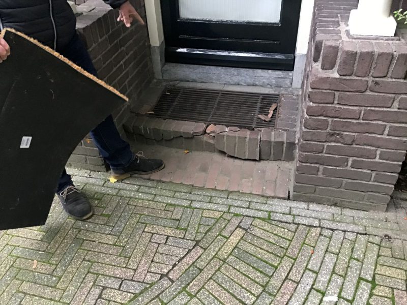 funderingsherstel Huissen stoep bij ingang vooraf