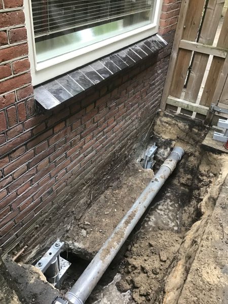 palen zijkant vooraan Funderingsherstel Badhoevedorp