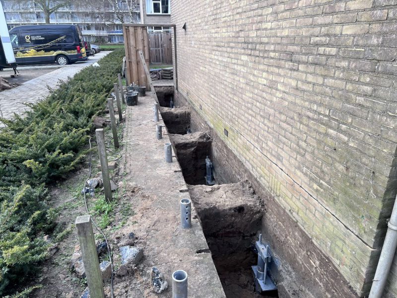 Liften van een zijgevel in Zevenaar